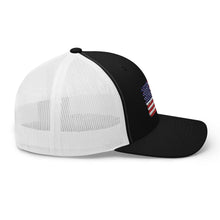 Cargar imagen en el visor de la galería, American Flag Trucker Cap