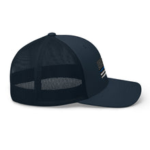 Cargar imagen en el visor de la galería, Thin blue line Trucker Cap