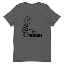 Cargar imagen en el visor de la galería, Trump piss on Biden Short-Sleeve Unisex T-Shirt