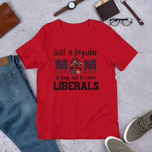Cargar imagen en el visor de la galería, MOM not raising LIBERALS Short-Sleeve Unisex T-Shirt