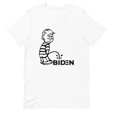 Cargar imagen en el visor de la galería, Trump piss on Biden Short-Sleeve Unisex T-Shirt