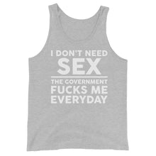 Cargar imagen en el visor de la galería, Government F**ks Me Everyday! Unisex Tank Top