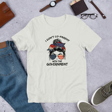 Charger l'image dans la galerie, Don’t Co-parent with the government Short-Sleeve Unisex T-Shirt