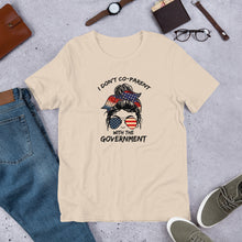 Charger l'image dans la galerie, Don’t Co-parent with the government Short-Sleeve Unisex T-Shirt