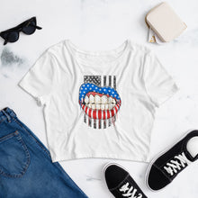 Charger l&#39;image dans la galerie, American Lips with Attitude Women’s Crop Tee
